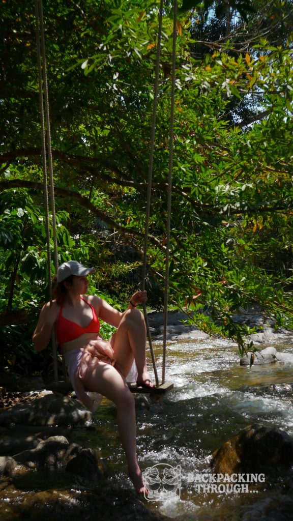 Relajándome junto al río en el voluntariado en Tailandia en Oasis Garden